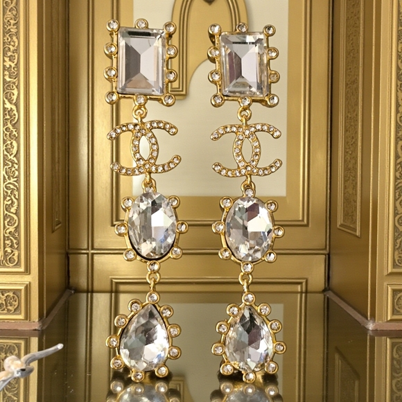 Jewelry - Gold Linear Bling Earrings